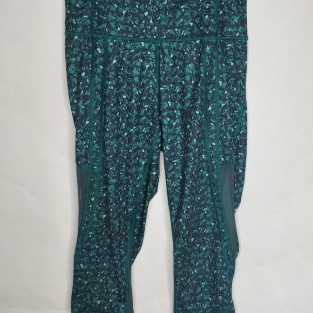 Lululemon Women’s 4 Leggings Capri